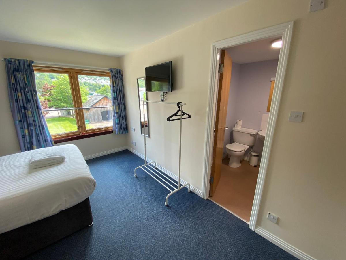 Waterfront Lodge - Accommodation Only Форт Уилям Екстериор снимка