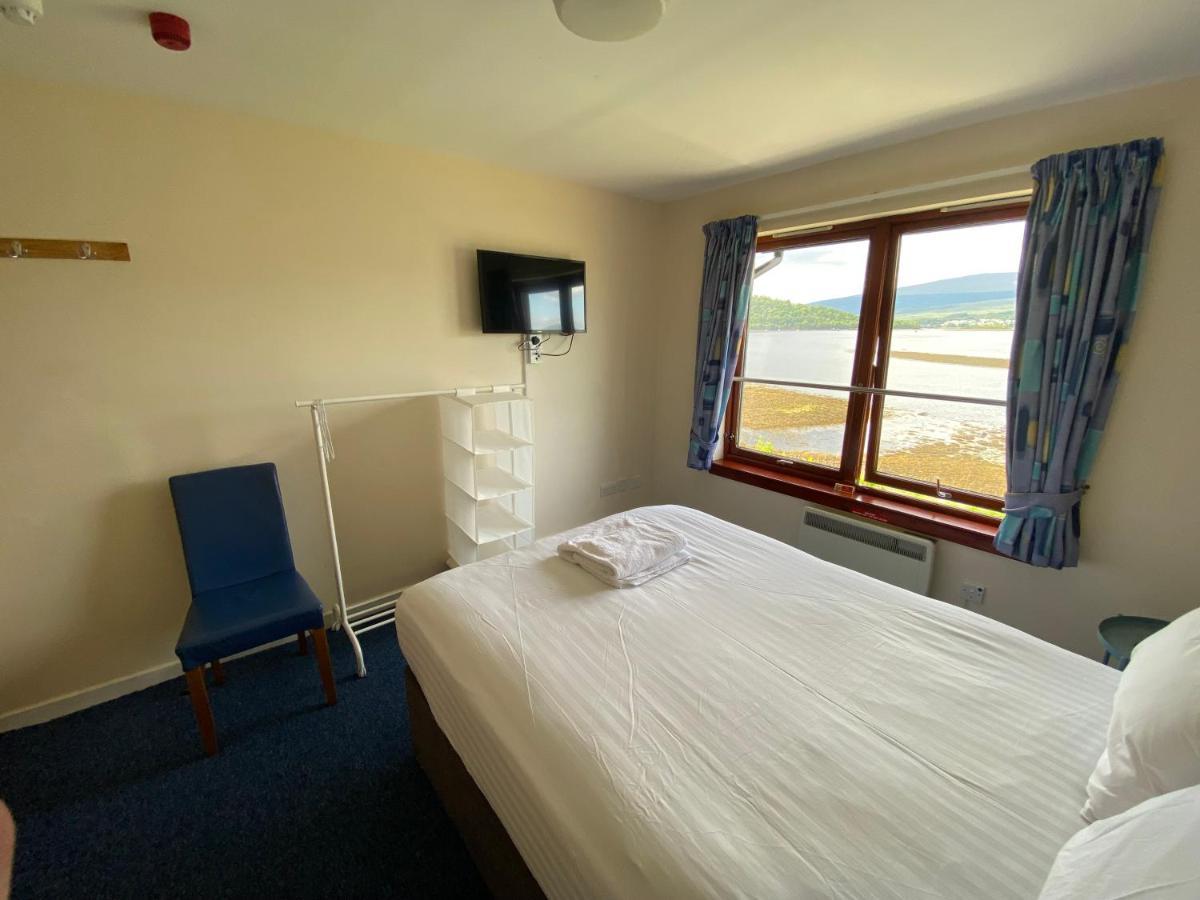 Waterfront Lodge - Accommodation Only Форт Уилям Екстериор снимка
