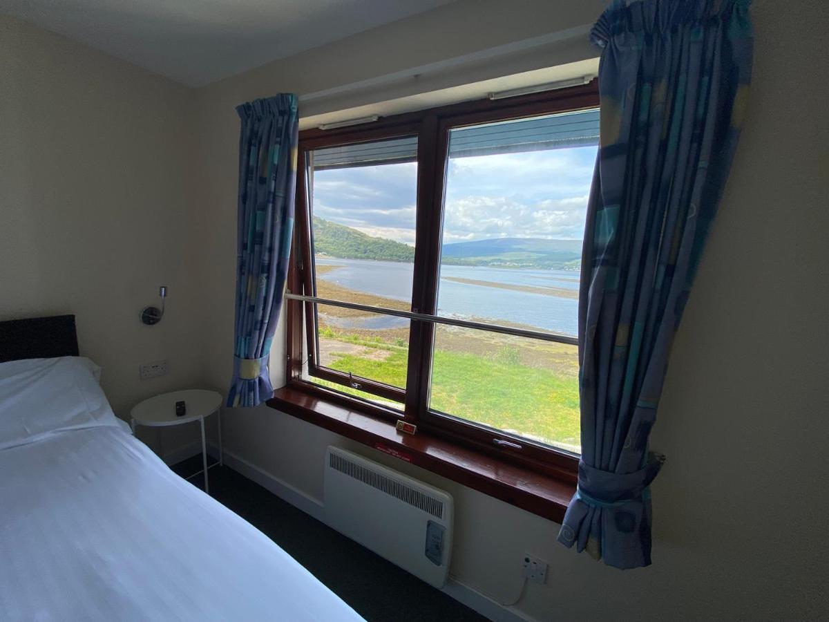 Waterfront Lodge - Accommodation Only Форт Уилям Екстериор снимка