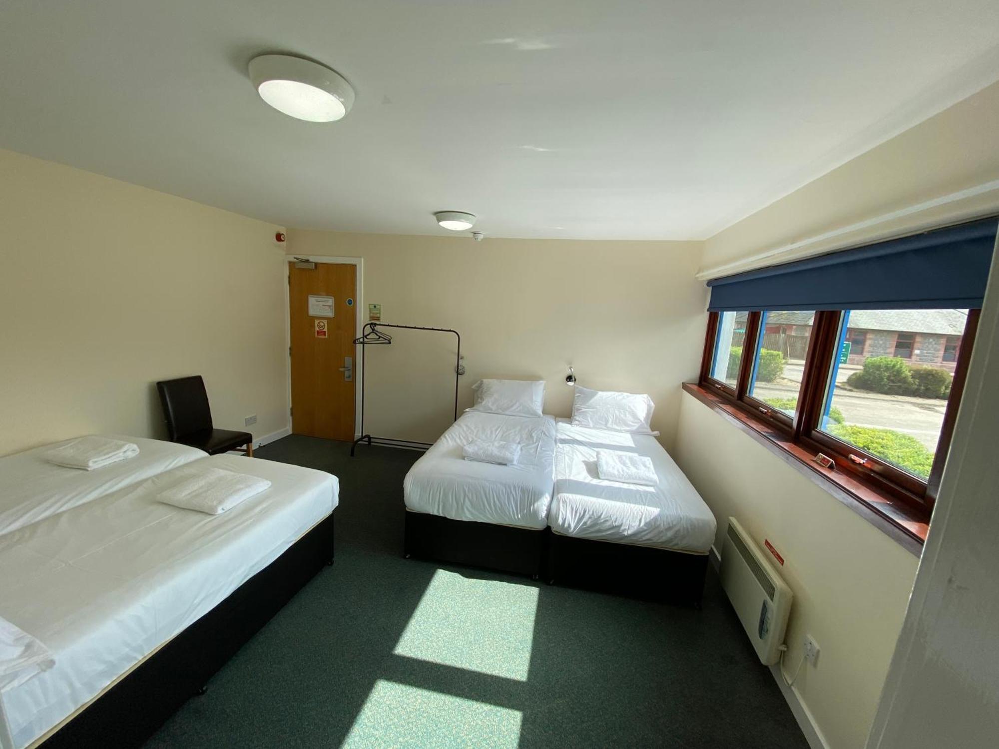 Waterfront Lodge - Accommodation Only Форт Уилям Стая снимка