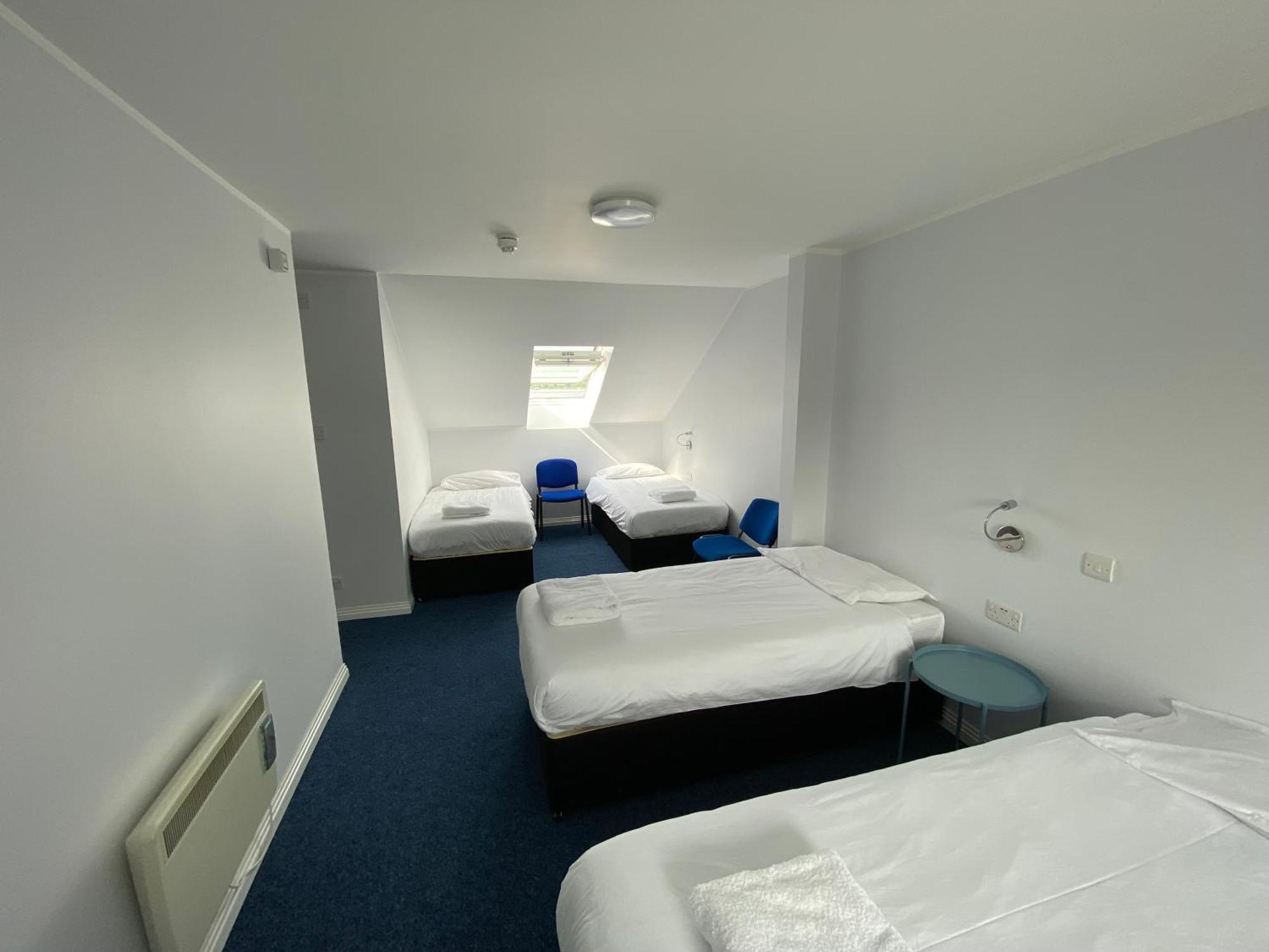 Waterfront Lodge - Accommodation Only Форт Уилям Стая снимка